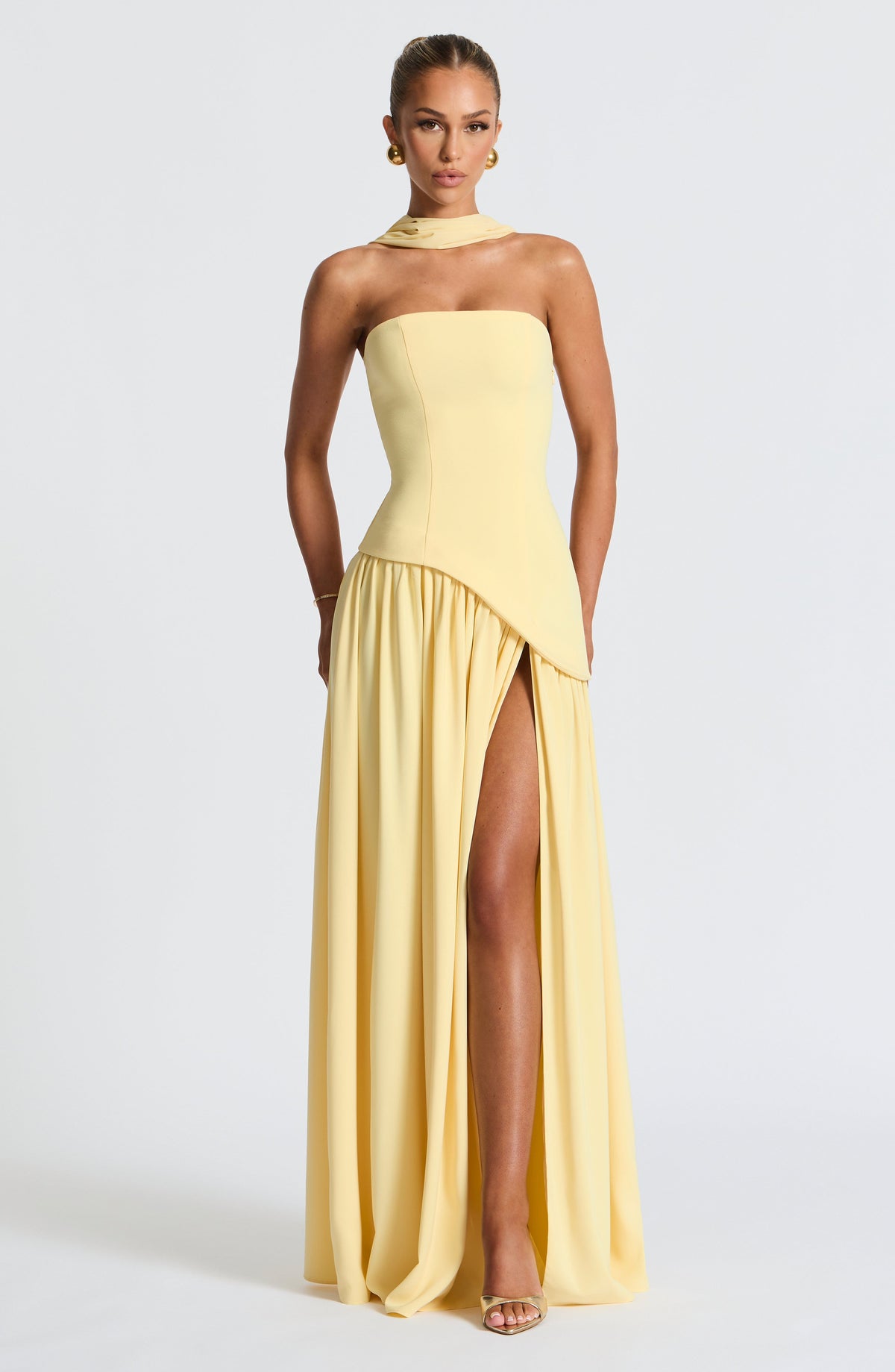 Vestido maxi mulher corpete sem alças com fenda lateral elegante