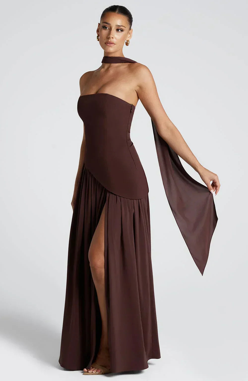 Vestido maxi mulher corpete sem alças com fenda lateral elegante