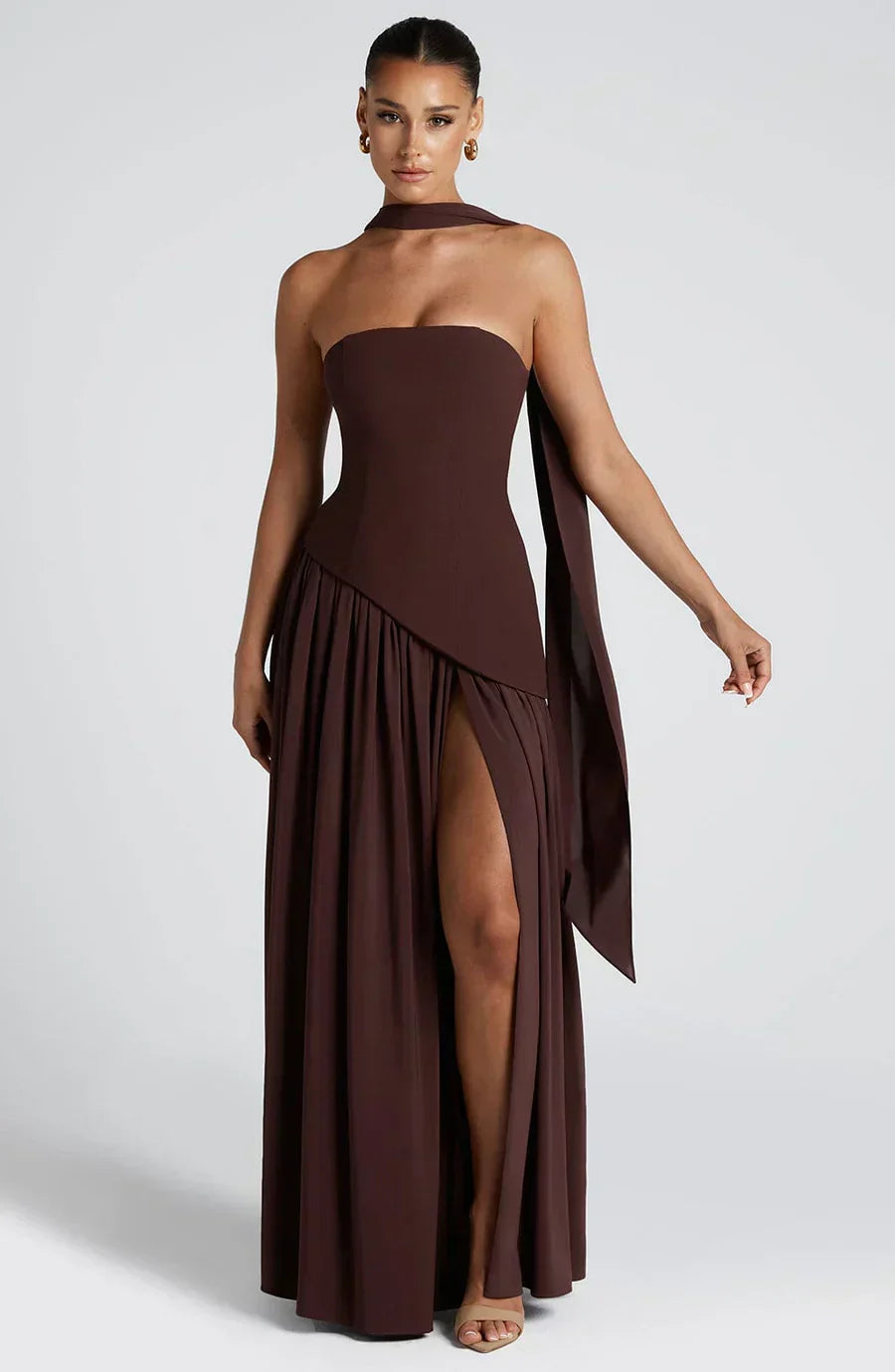 Vestido maxi mulher corpete sem alças com fenda lateral elegante