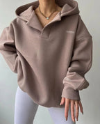 Hoodie oversized pullover mulher com gola entalhada e ombros caídos