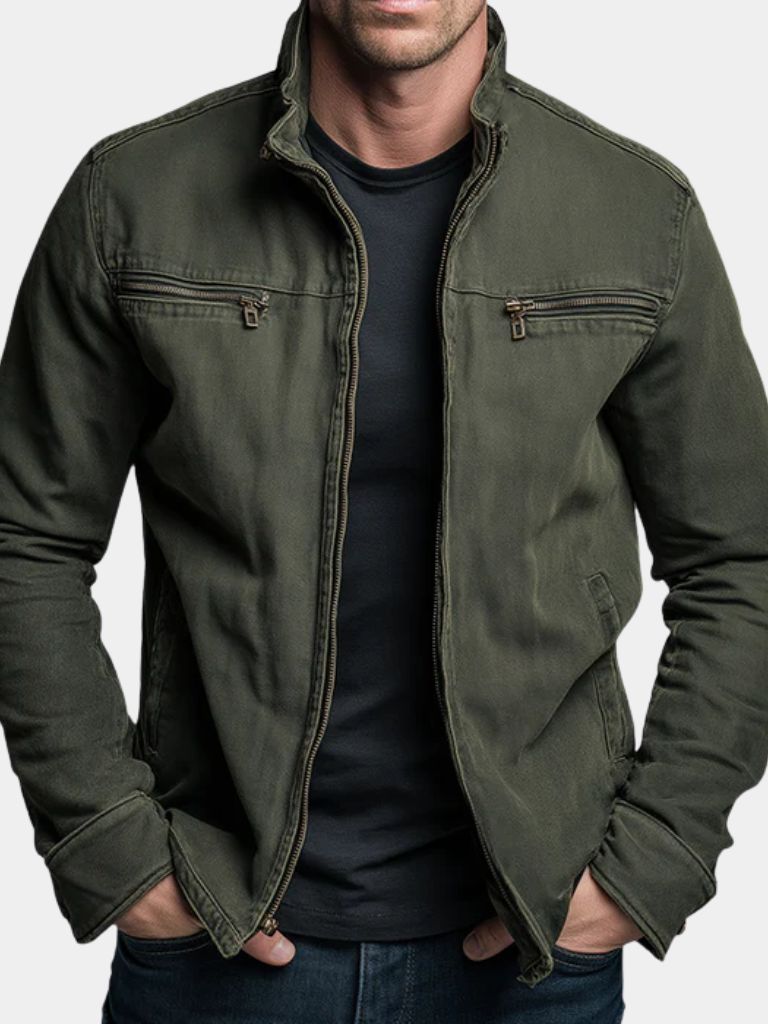 Casaco field jacket vintage verde olive com bolsos funcionais e silhueta relaxada