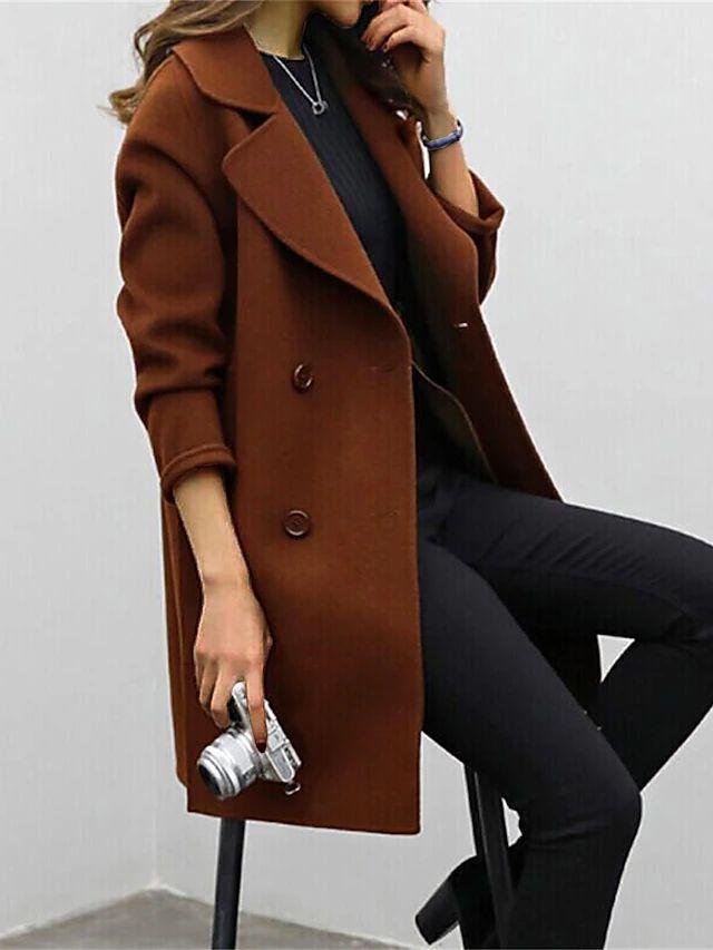 Casaco de inverno feminino com gola revers clássica e corte estruturado