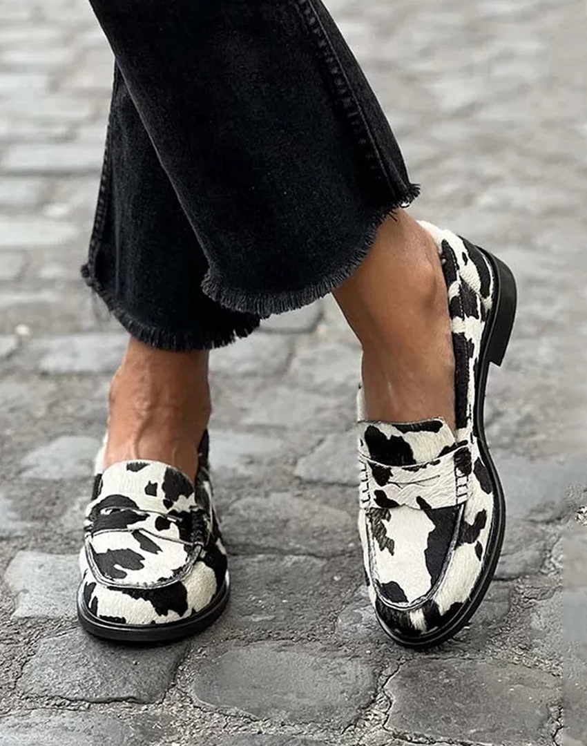 Mocassins femininos estampa animal print bico redondo slip-on penny loafer