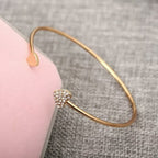 Pulseira feminina design simples e elegante em dourado e prateado