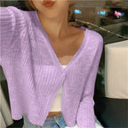 Casaco cropped feminino com botões e decote V corte relaxado