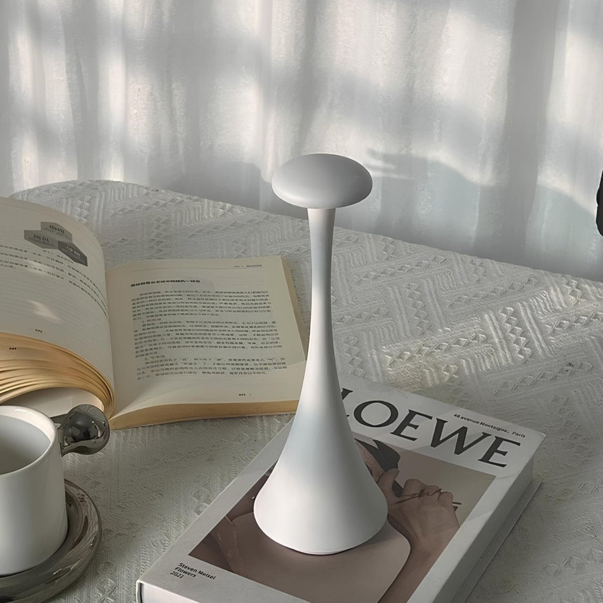 Candeeiro de mesa recarregável com toque sensitivo e luz regulável em alumínio