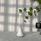 Candeeiro de mesa recarregável com toque sensitivo e luz regulável em alumínio