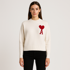 Camisola feminina oversized gola redonda com motivo coração