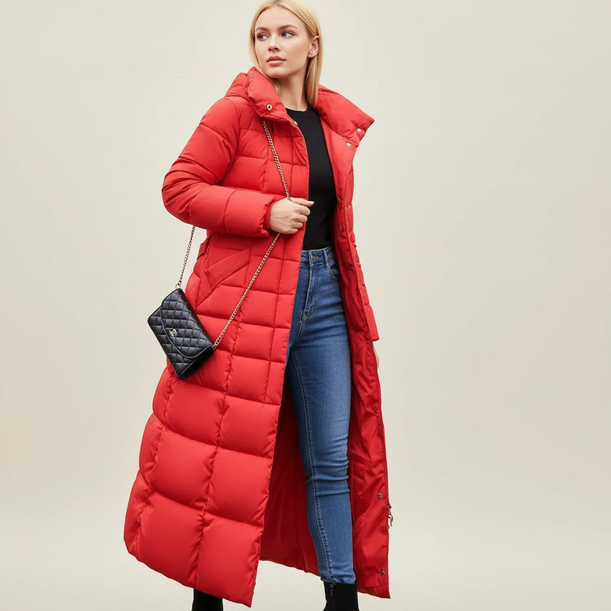 Casaco puffer maxi acolchoado mulher com capuz e cinto, comprimento maxi
